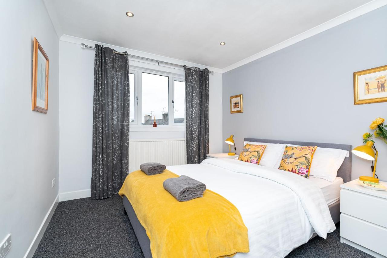 Lovely 3-Bedroom Flat With Free Parking Bridge of Allan Exterior foto